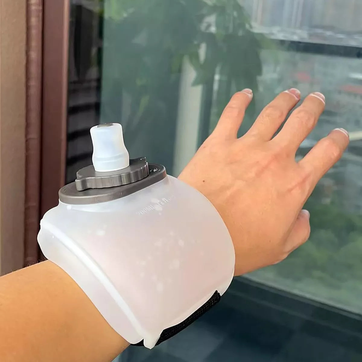 Stay hydrated on the move, without stopping 