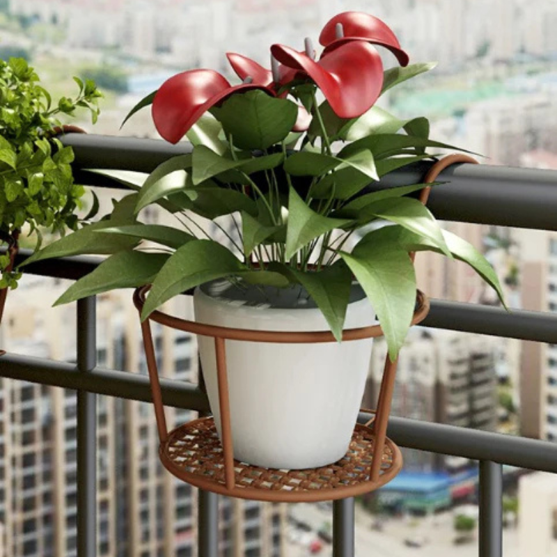 Suspended support for flower pots 